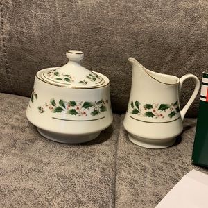 Calder Porcelain SugarBowl with Lid and Creamer